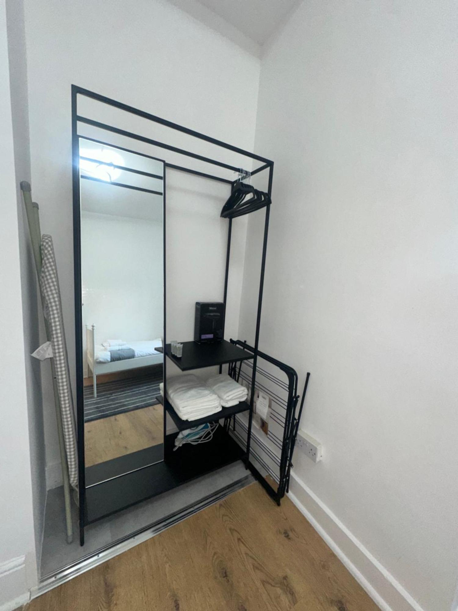 First Floor One Bed Apartment In Central West London Eksteriør bilde
